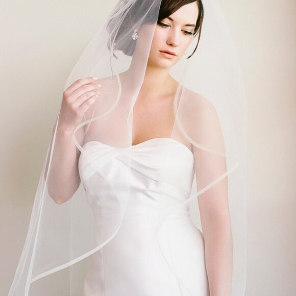 Never Worn Bridal Veil - Sara Gabriel Stella